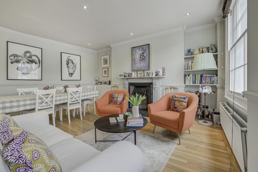 Property photo 3 of 16 Living Room