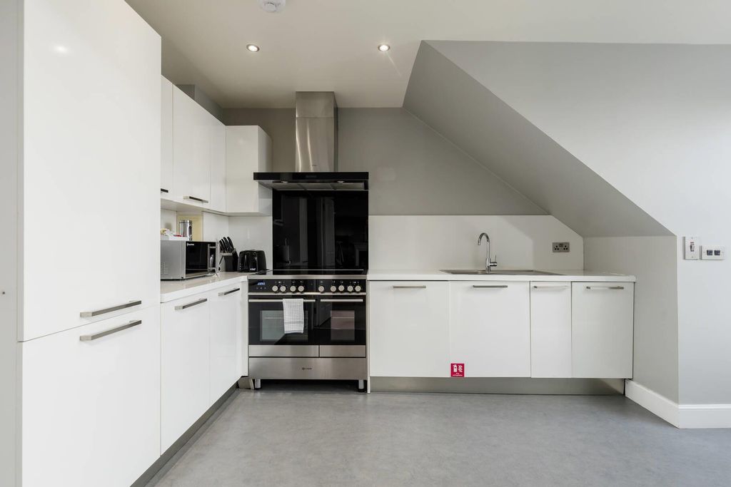 Additional image 7 of 2 bed flat for saleQueen Street, Edinburgh EH2