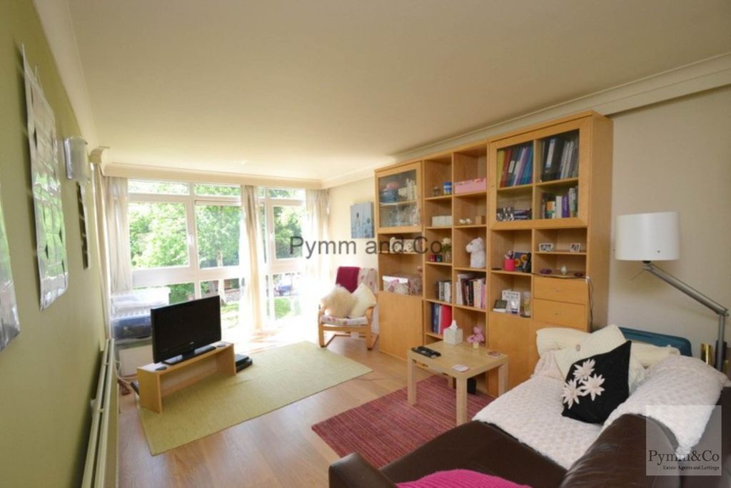 Property photo 2 of 11