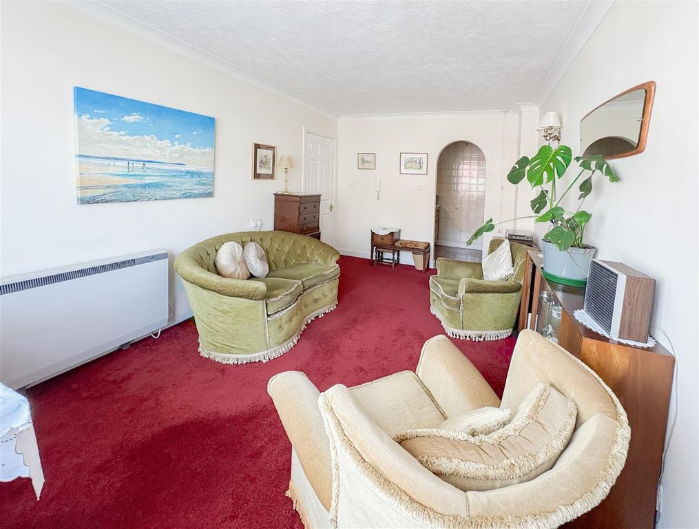 Property photo 3 of 13