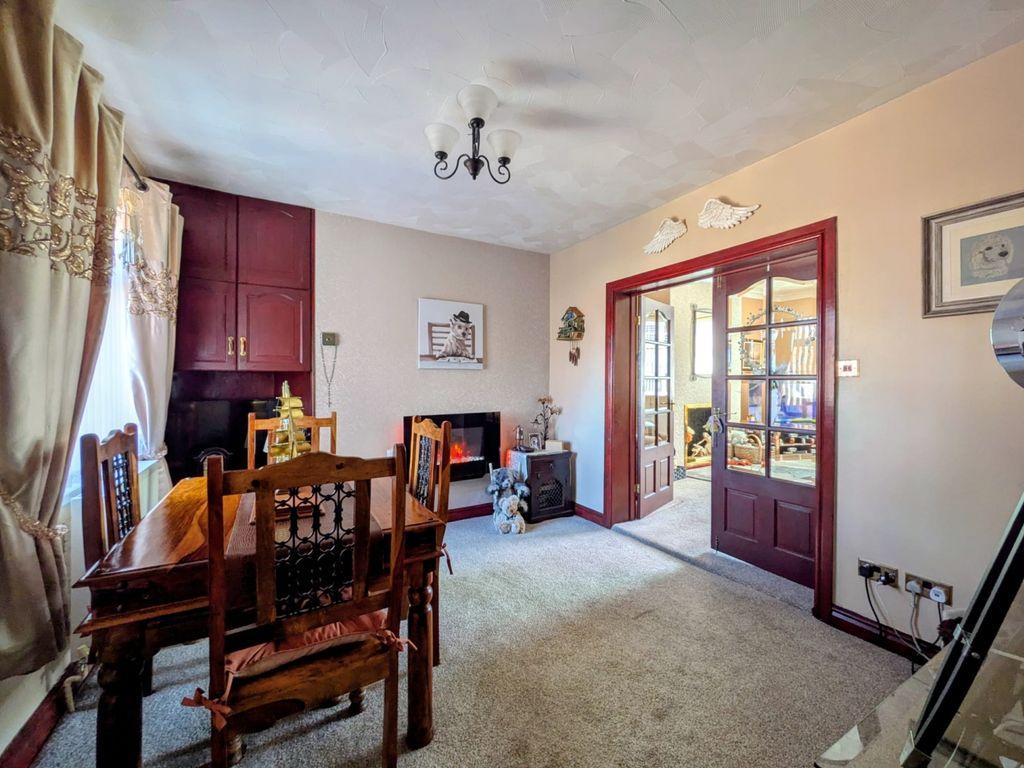 Property photo 3 of 9 20Fcf270-628d-425B-Aa41-0Ddcb32A95Ac