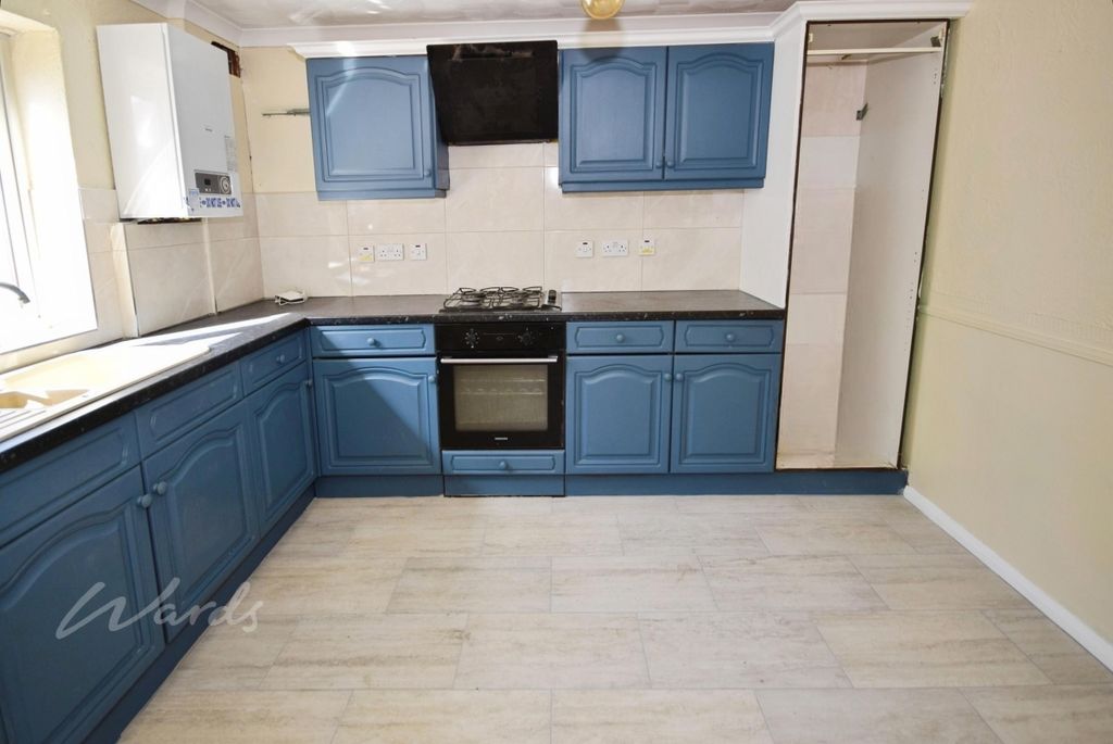 Property photo 2 of 10 Ballens Kitchen