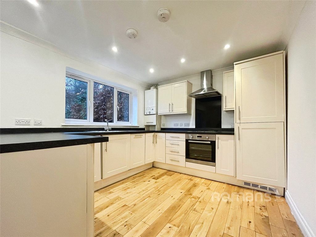 Property photo 2 of 13 Picture No. 14