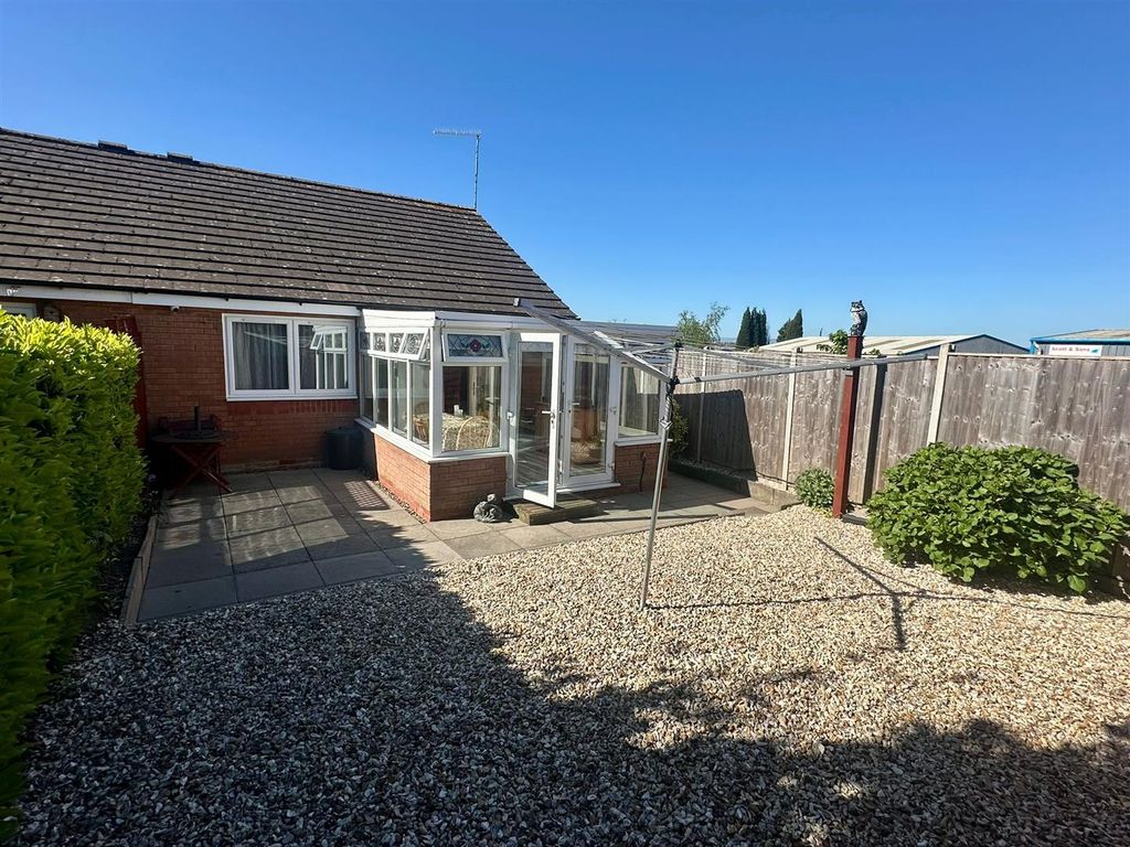 Property photo 2 of 12