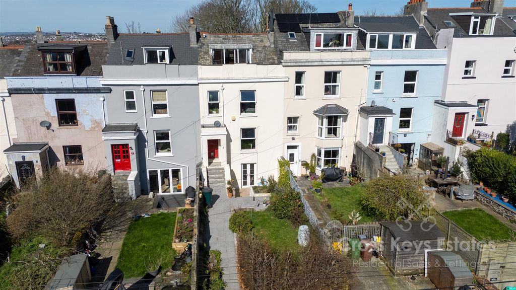 Property photo 2 of 37 Cross Keys Estates Lettings Department