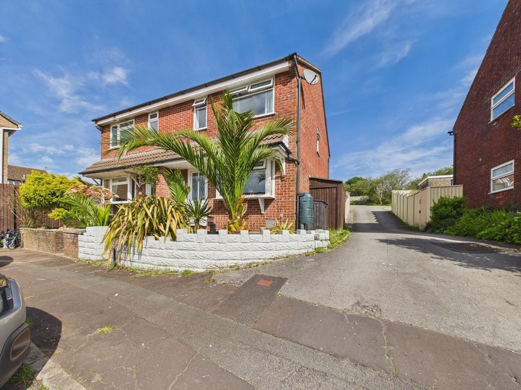 Property photo 1 of 13 Front (Exterior)