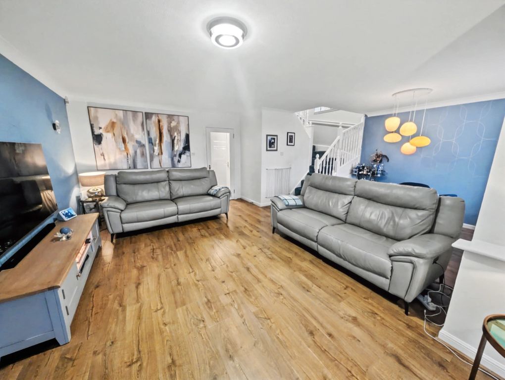 Property photo 3 of 27