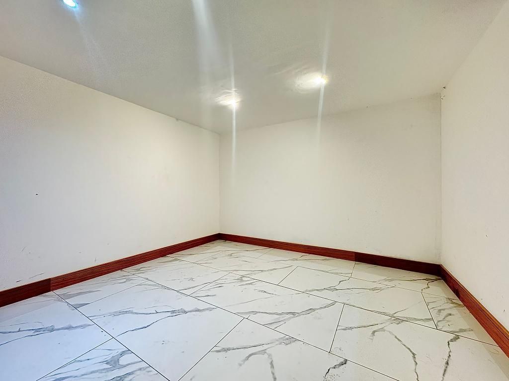 Property photo 3 of 10 Photo 3