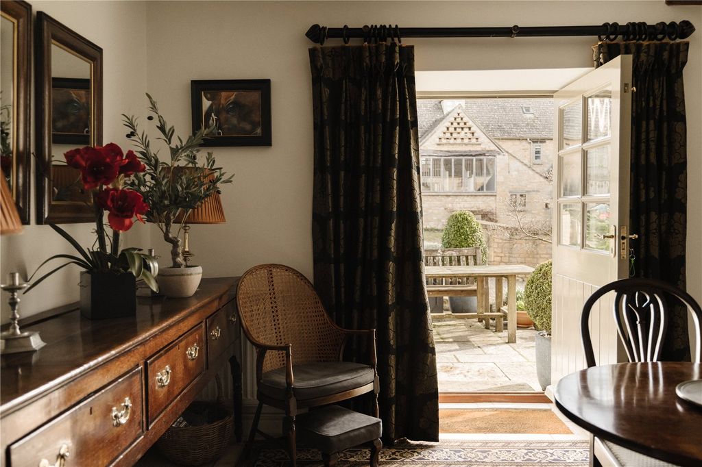 Property photo 3 of 17 Picture No. 10