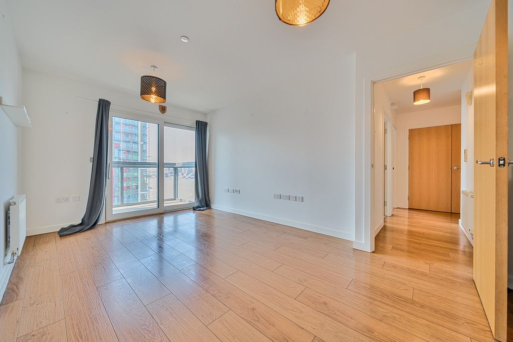 Property photo 3 of 23 1499843-7-6A6A1d0...