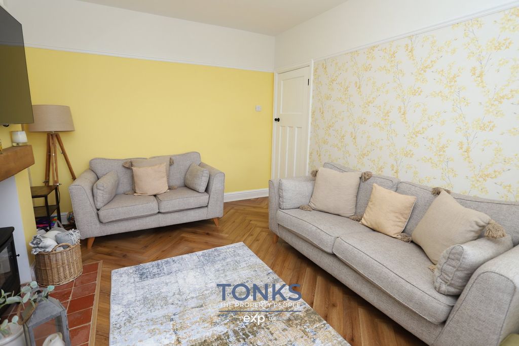 Property photo 3 of 13