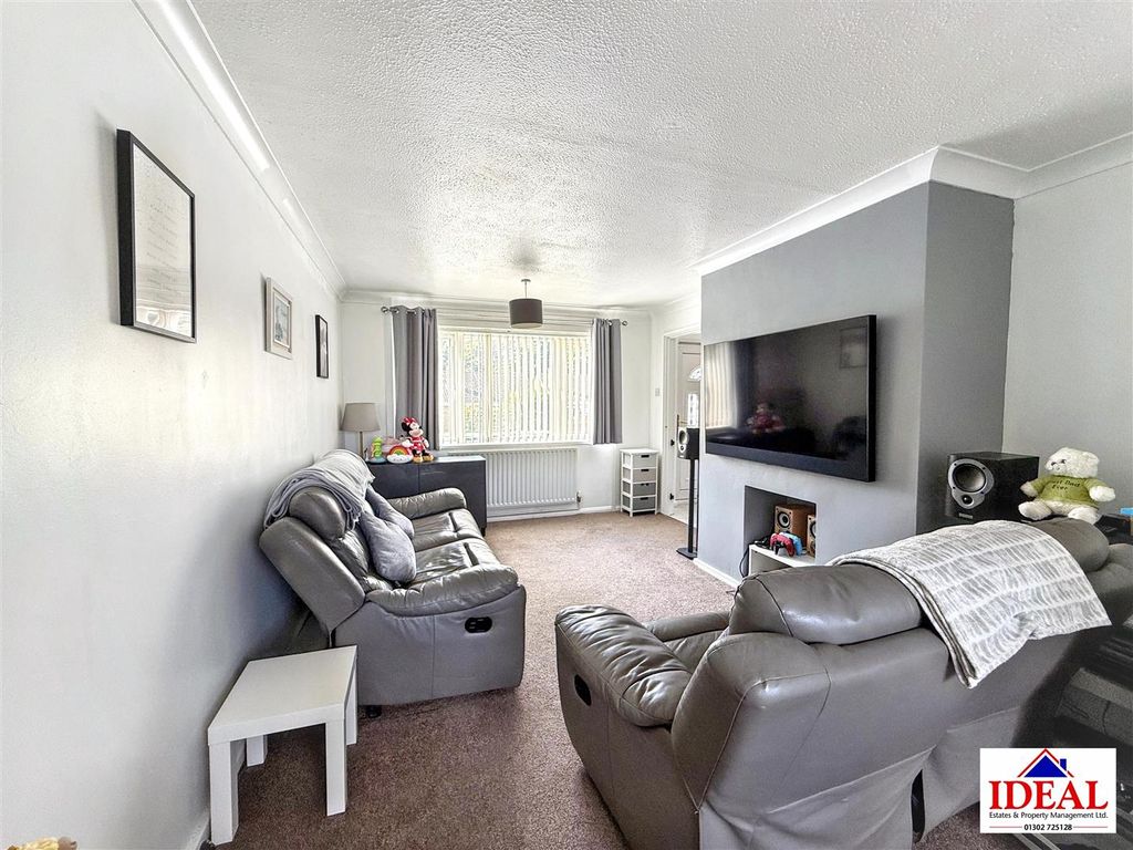 Property photo 3 of 14 Image00006.Jpg