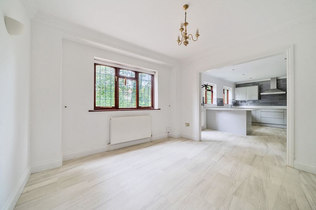 Property photo 3 of 16 1162502 (16)