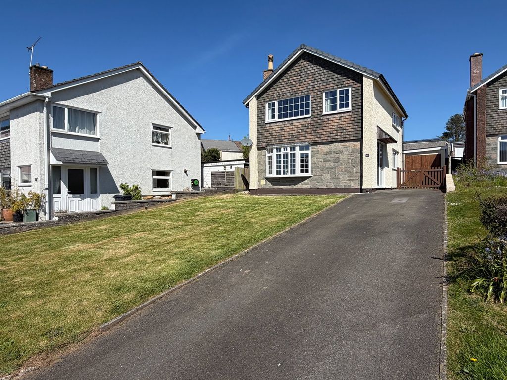 Property photo 2 of 24