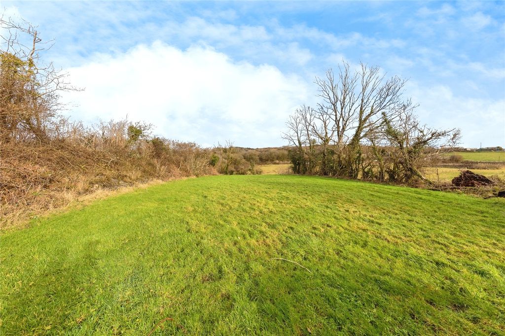 Property photo 2 of 22 Picture No. 24