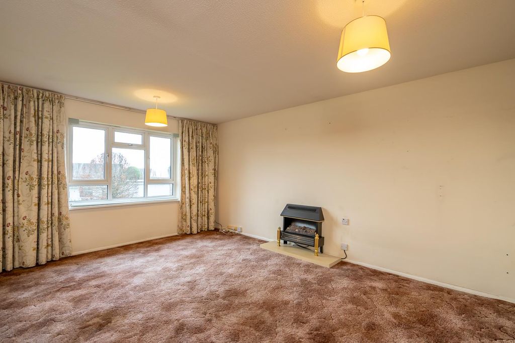 Property photo 3 of 10 Lounge Diner.Jpg