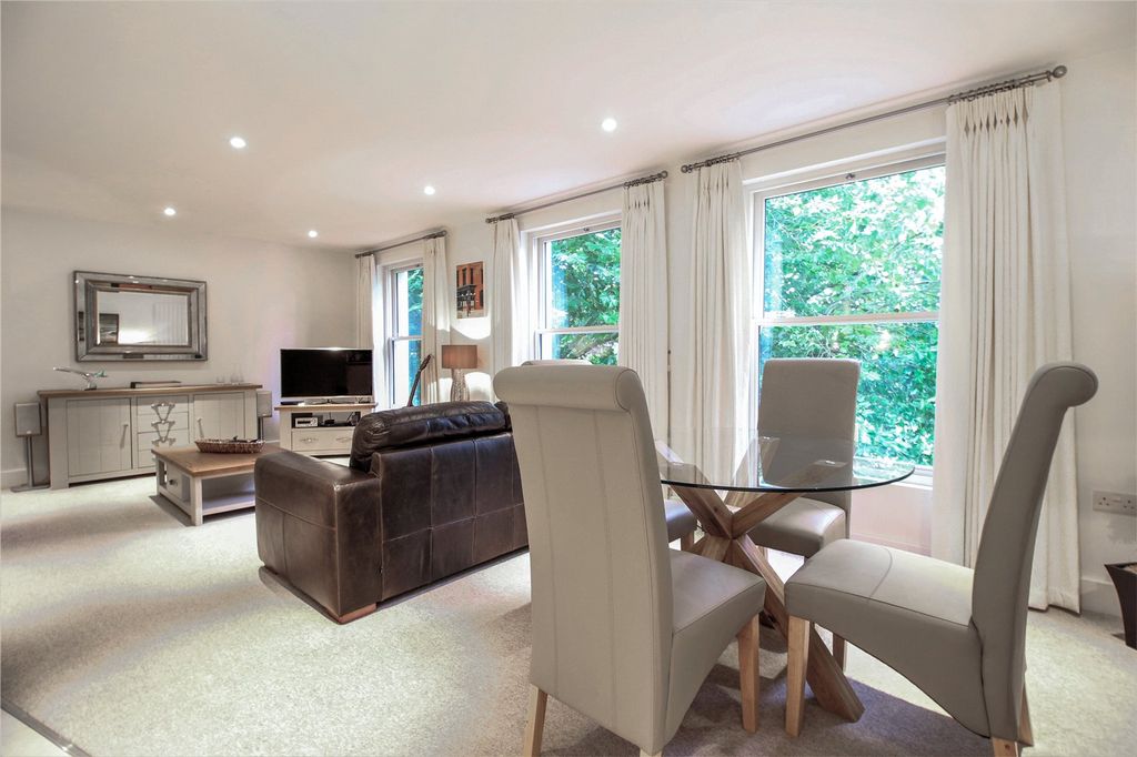 Property photo 1 of 17 Picture No. 52