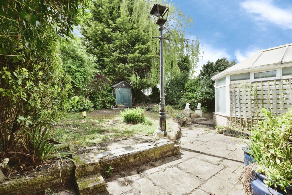 Property photo 2 of 20 Outside
