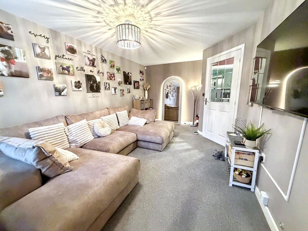 Property photo 2 of 22