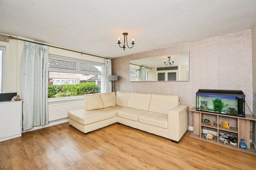 Property photo 3 of 20 Living Room