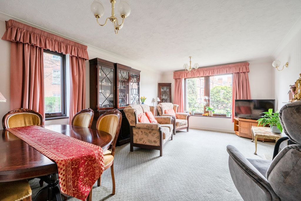 Property photo 3 of 15 1437918-8-69d8Df8...