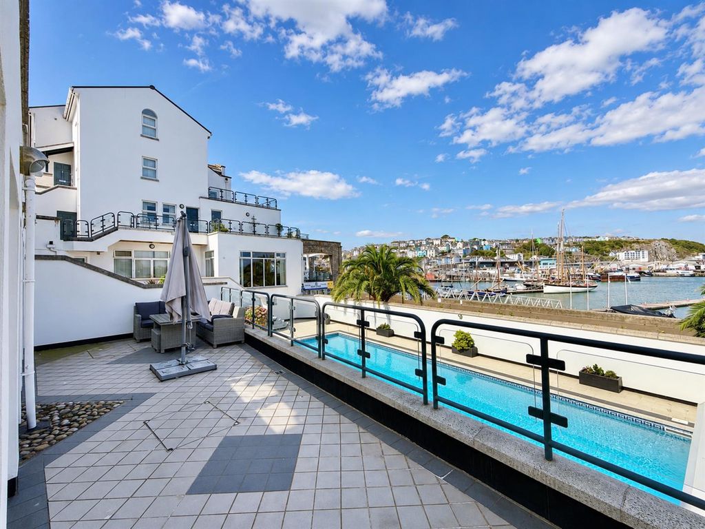 Property photo 3 of 18 Sea View Terrace.Png