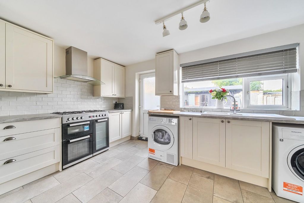 Property photo 3 of 22 1386273-7-6929Deea86F95.Jpg