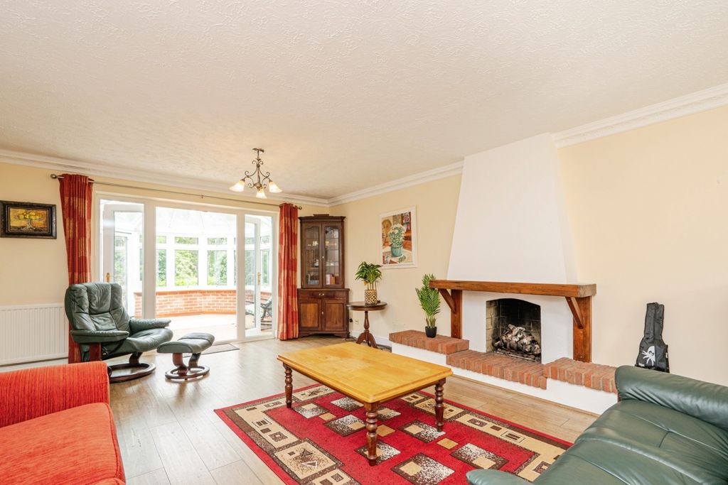 Property photo 2 of 32 Photo