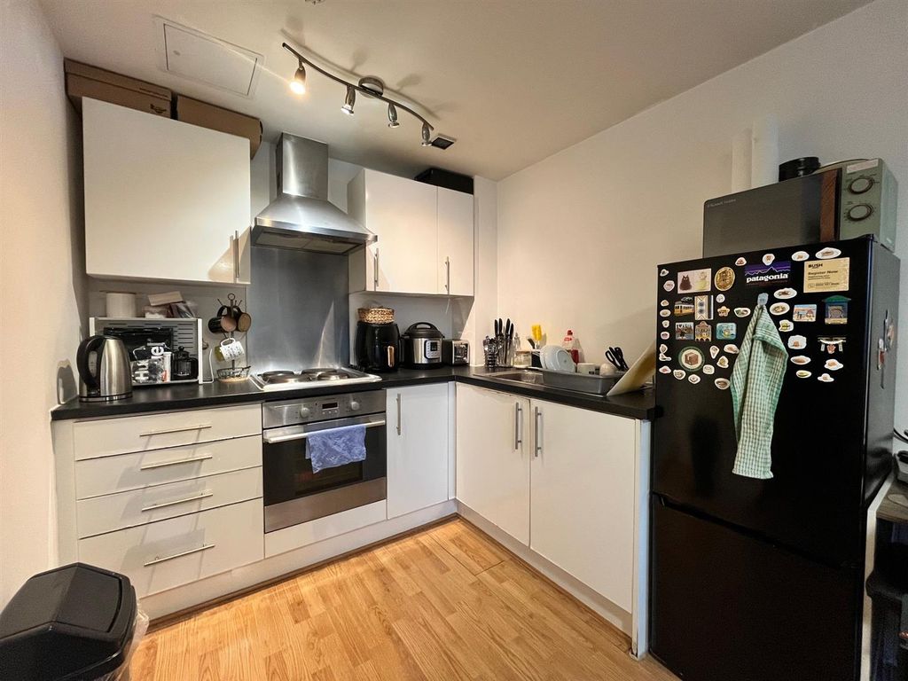 Property photo 3 of 8