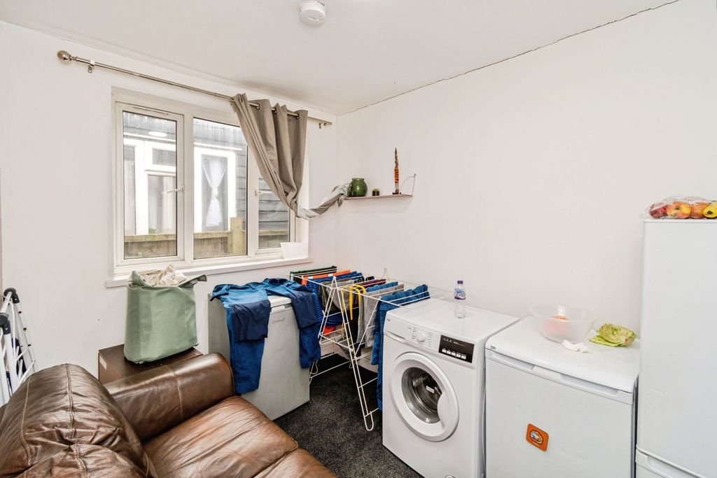 Property photo 3 of 15 Pbox-Img.Jpg