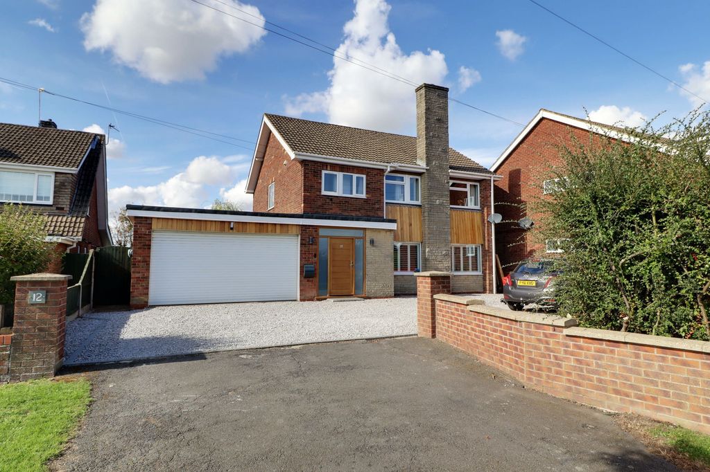 Property photo 1 of 31