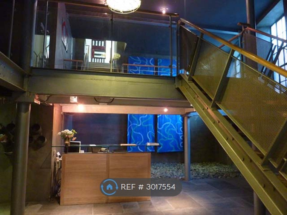 Property photo 3 of 20 Lobby