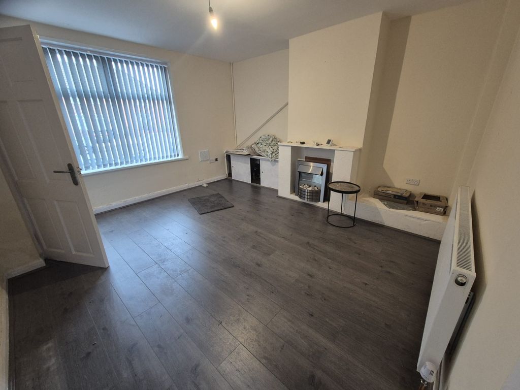 Property photo 1 of 6 2 Bed Semi-Detached To Rent Gressal Road, Birmingham B33