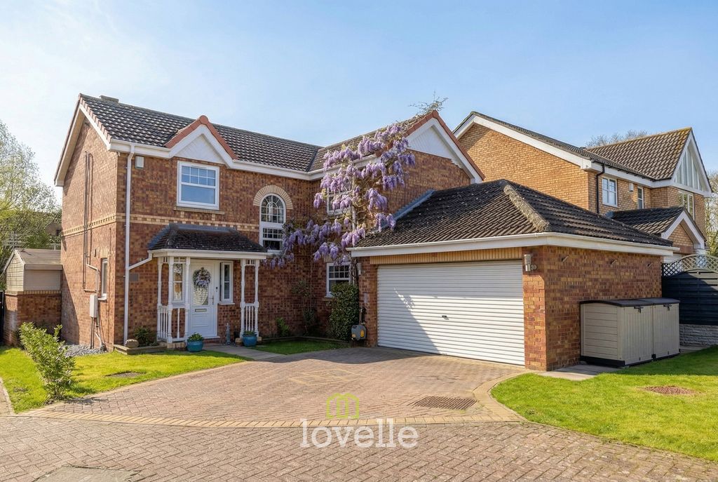 Property photo 1 of 42