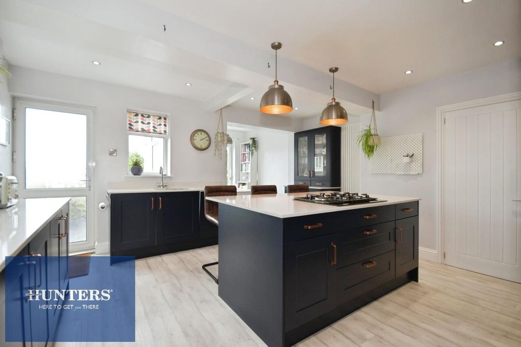 Property photo 2 of 20 Kitchen Diner 01.Jpg