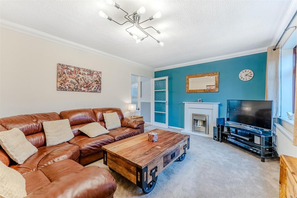 Property photo 3 of 25 Living Room