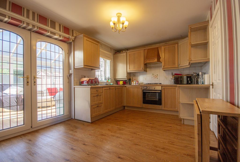 Property photo 3 of 24 6