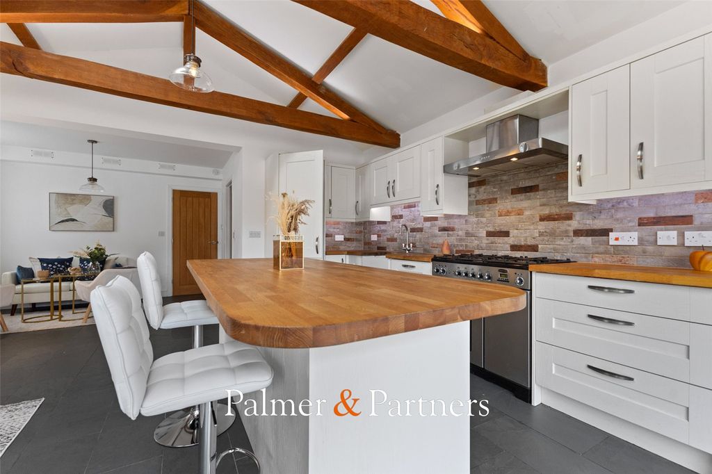 Property photo 3 of 25 Picture No. 49