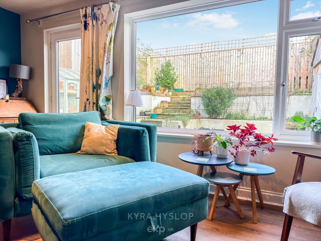 Property photo 3 of 19