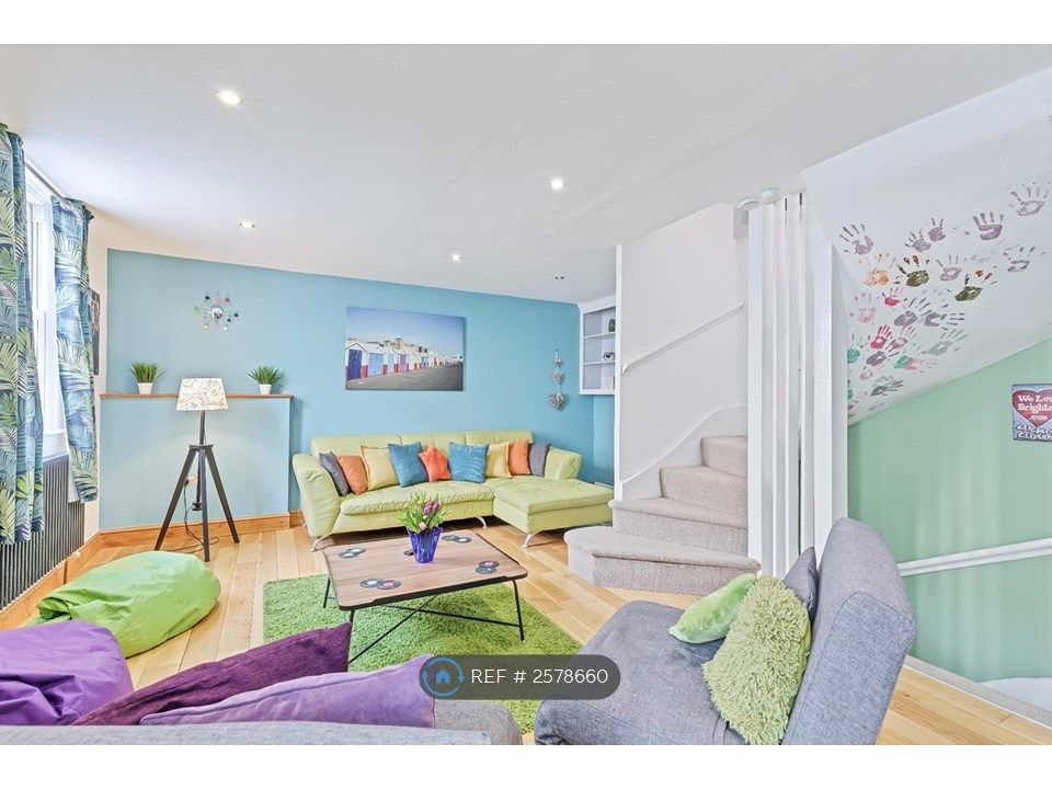 Property photo 1 of 17 Living Area