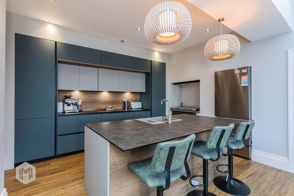 Property photo 1 of 35 Picture No. 06