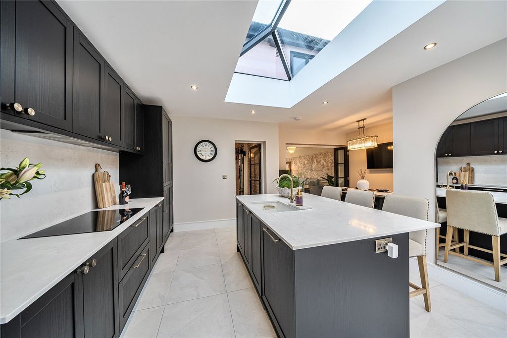 Property photo 3 of 20 Picture 3