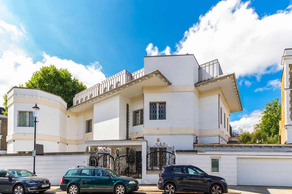 Property photo 1 of 13