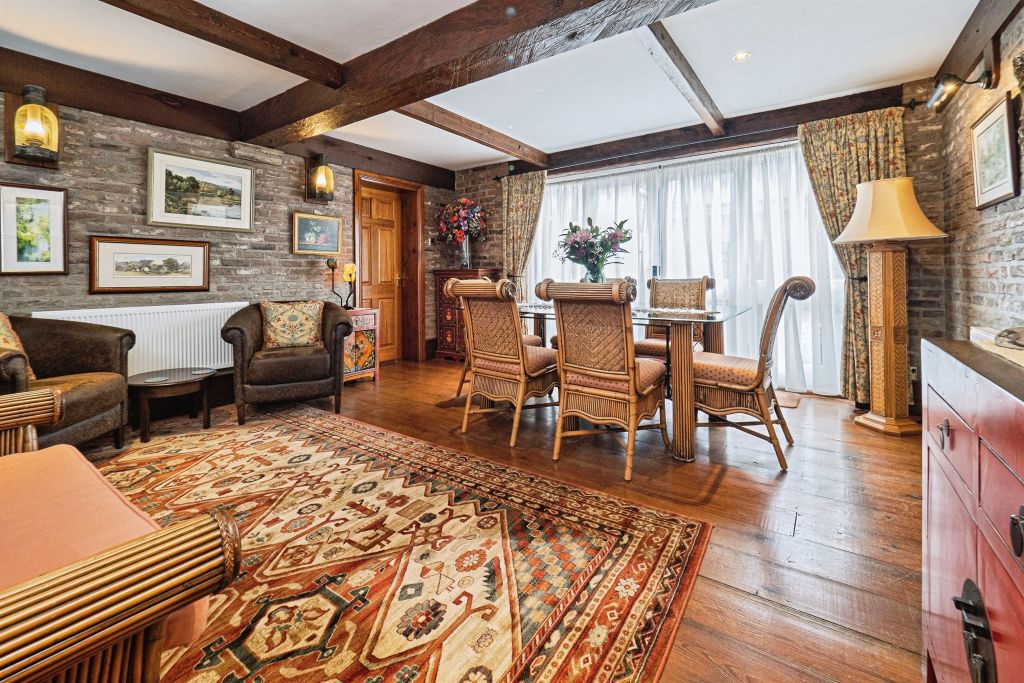 Property photo 3 of 26