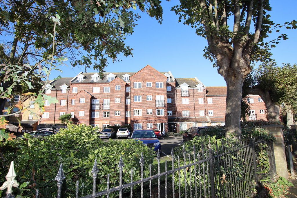 Property photo 1 of 12 Coleman Court, Station Road, Clacton On Sea.