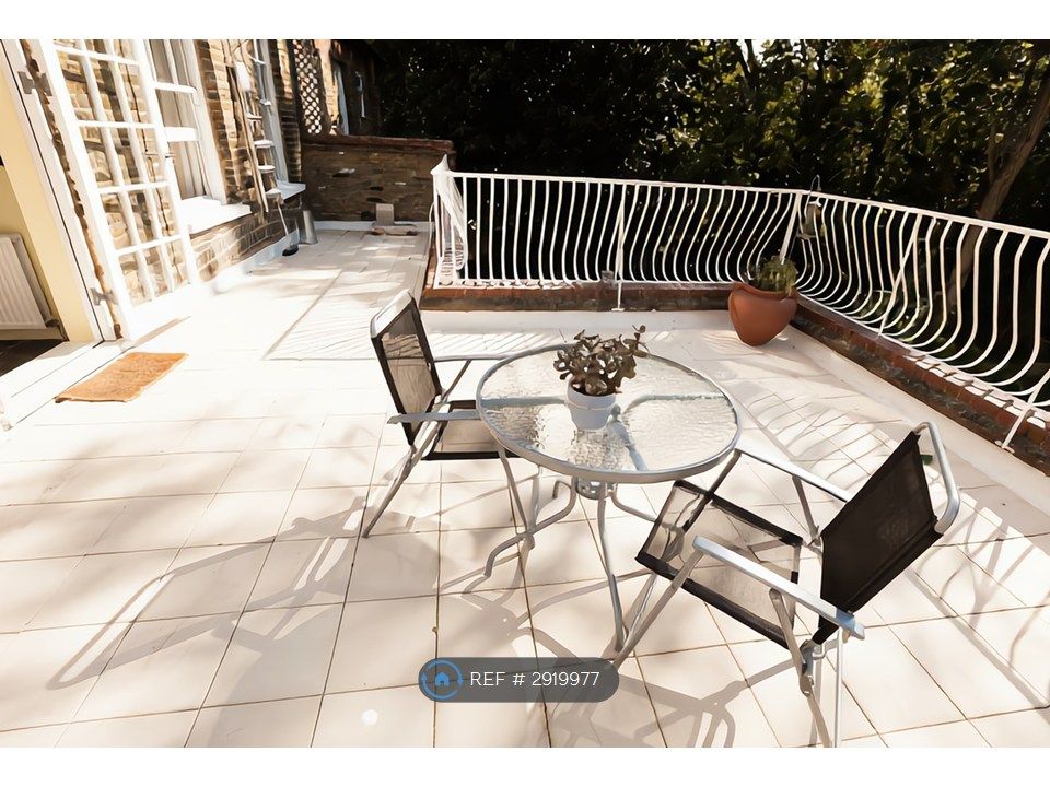 Property photo 2 of 10 Terrace