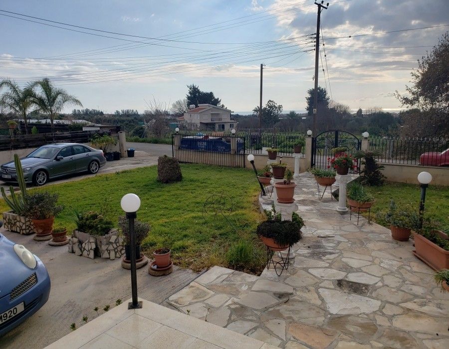 Property photo 2 of 19