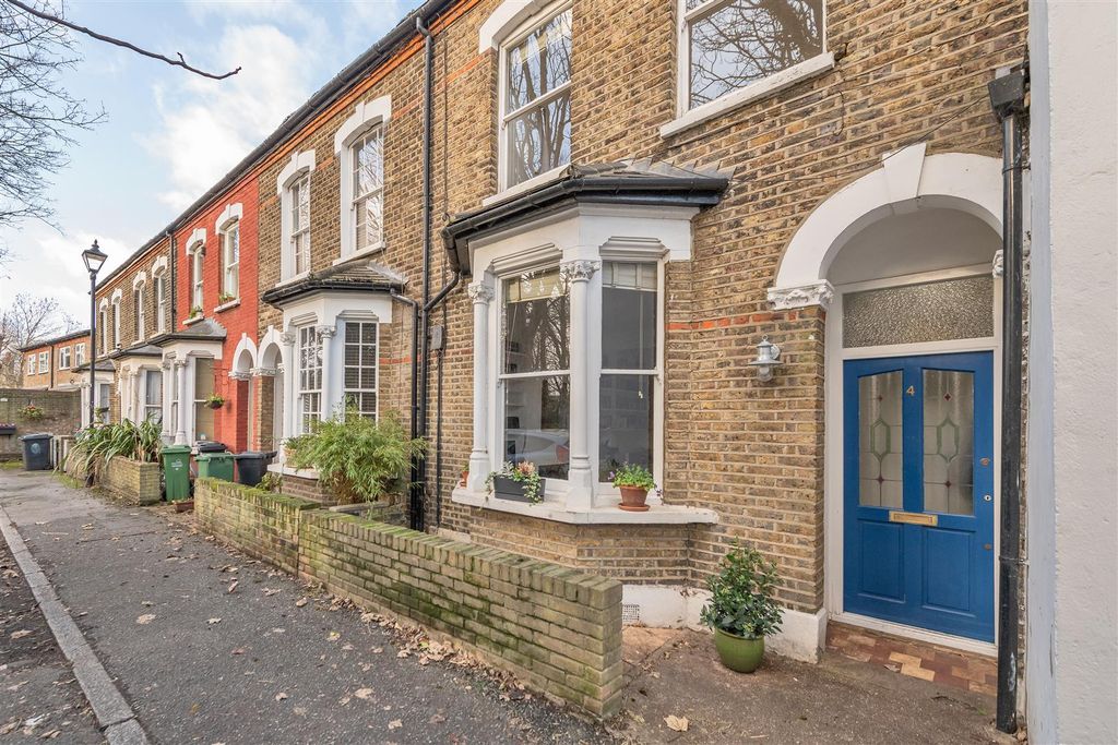 Property photo 1 of 25 Orford Road, E17