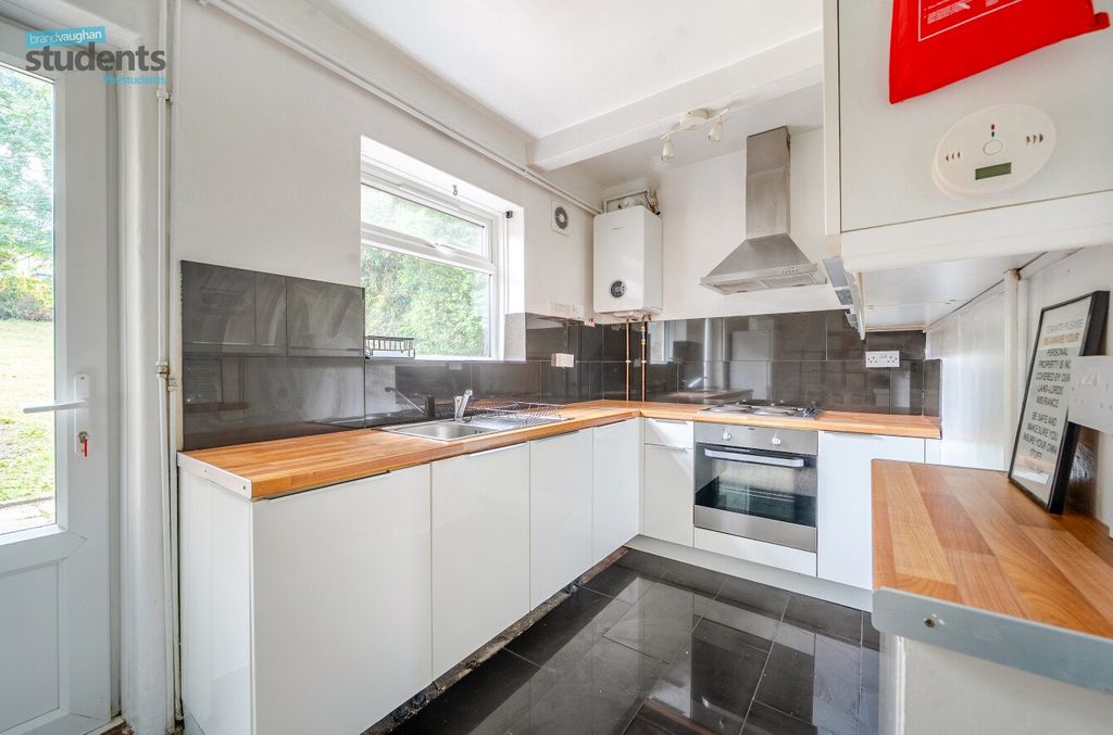 Property photo 1 of 11 Picture No. 17