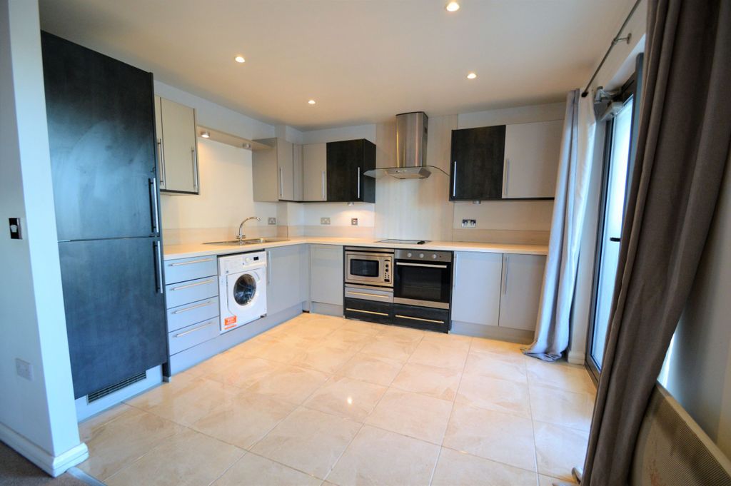 Property photo 2 of 8